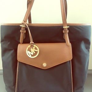 Michael Kors Jet Set Tote